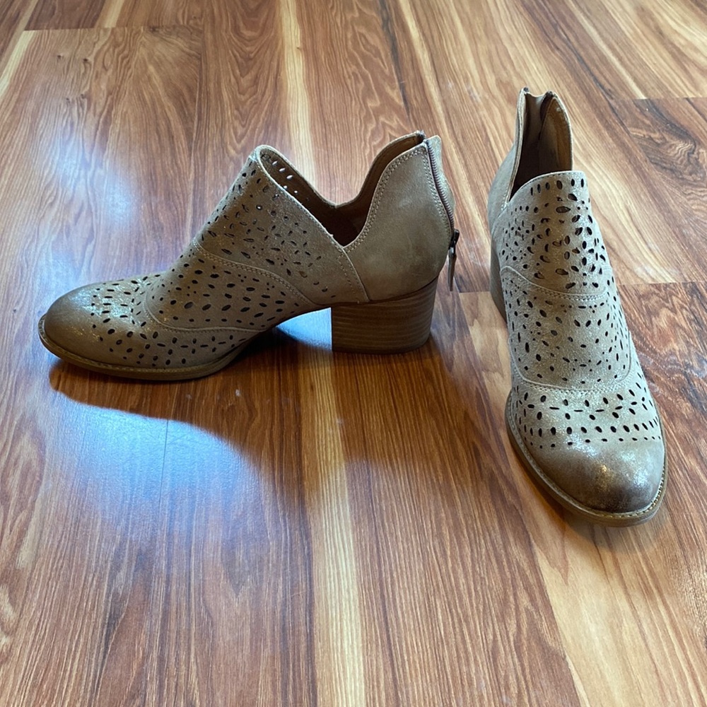 Söfft booties, like-new, tan with metallic sparkles and cutout patterns, size 9.